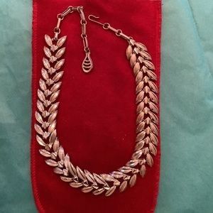 Vintage Coro Silver Tone  Leaf Choker Necklace.